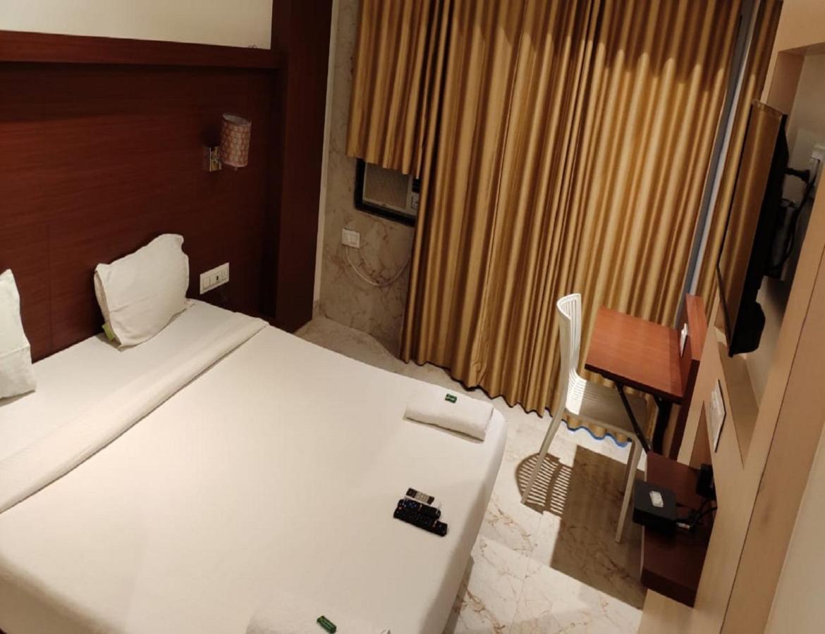 Fabhotel Spring Inn - Nr Borivali Station Mālād Esterno foto