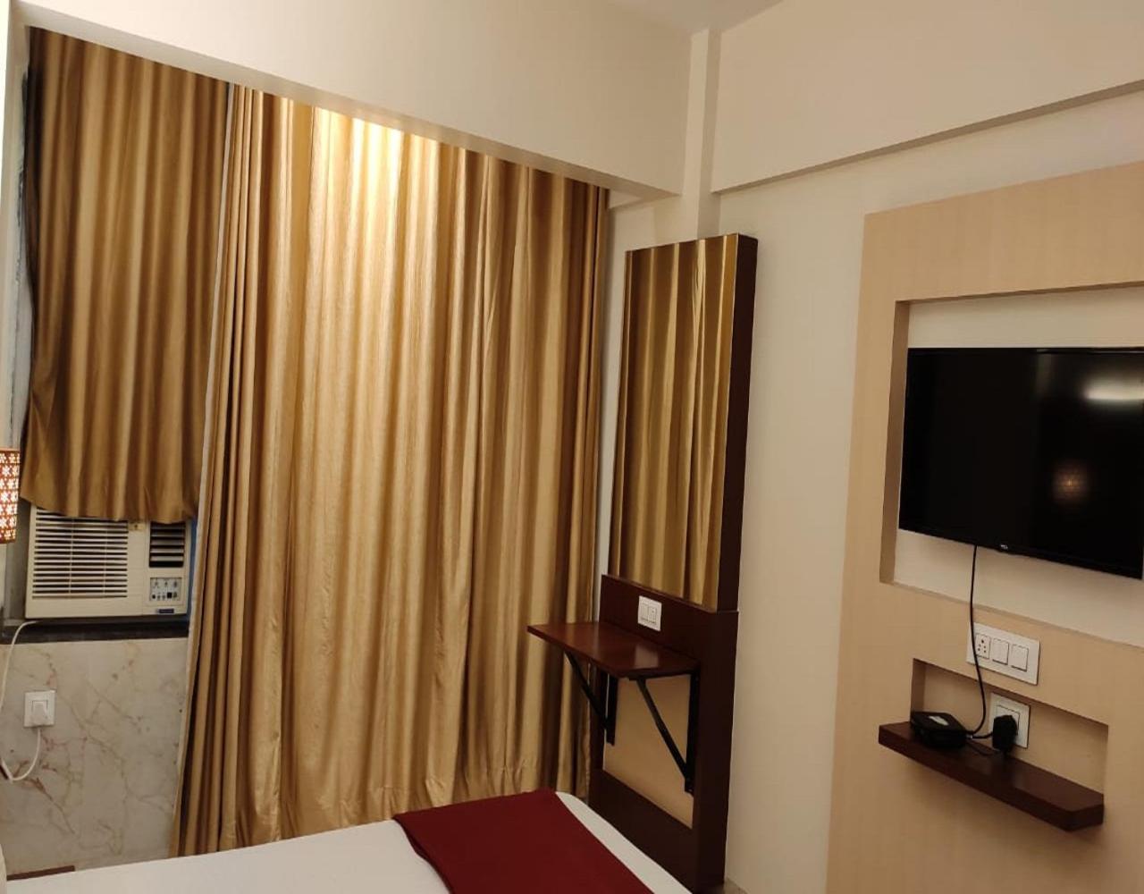 Fabhotel Spring Inn - Nr Borivali Station Mālād Esterno foto