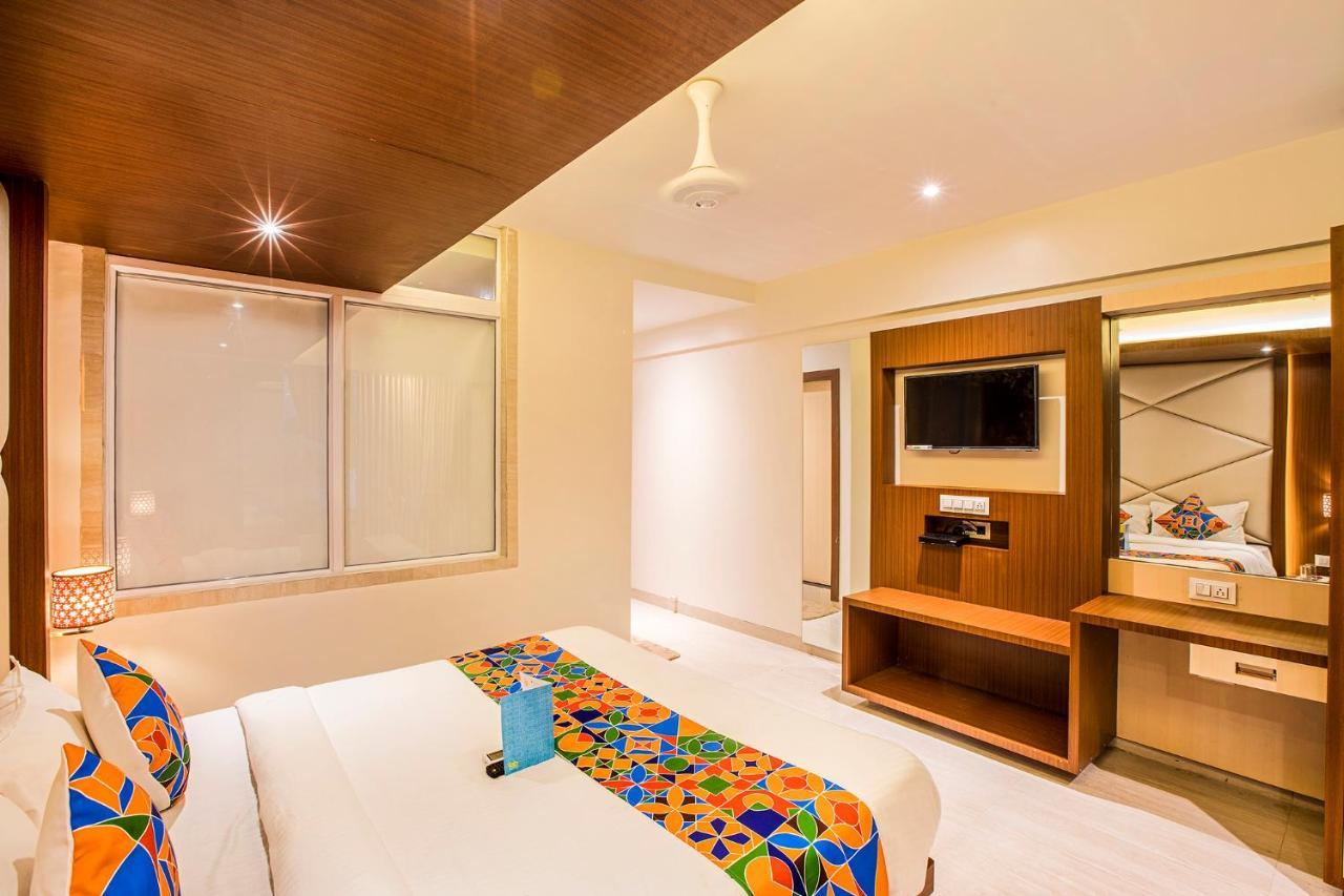 Fabhotel Spring Inn - Nr Borivali Station Mālād Esterno foto