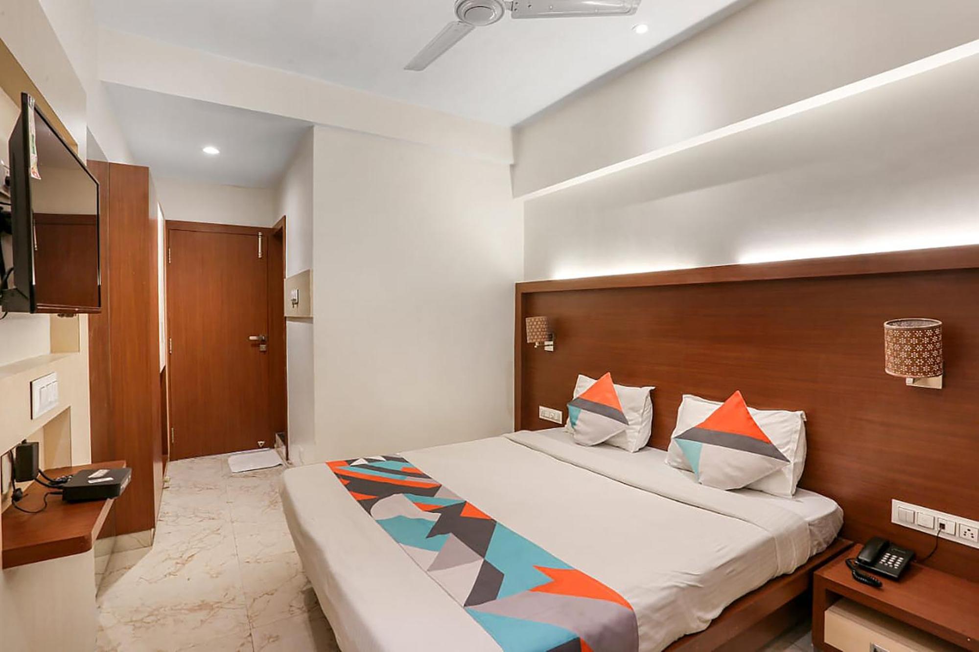 Fabhotel Spring Inn - Nr Borivali Station Mālād Esterno foto