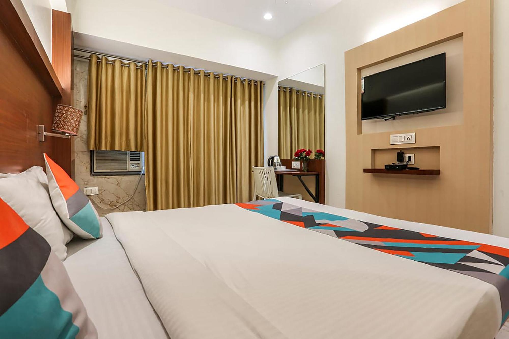 Fabhotel Spring Inn - Nr Borivali Station Mālād Esterno foto