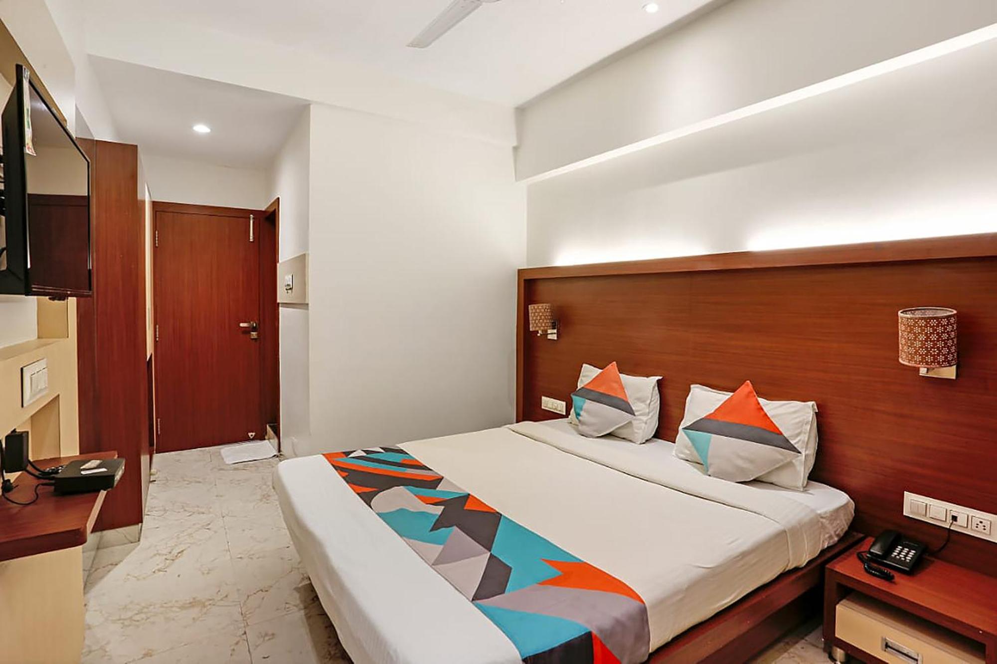 Fabhotel Spring Inn - Nr Borivali Station Mālād Esterno foto