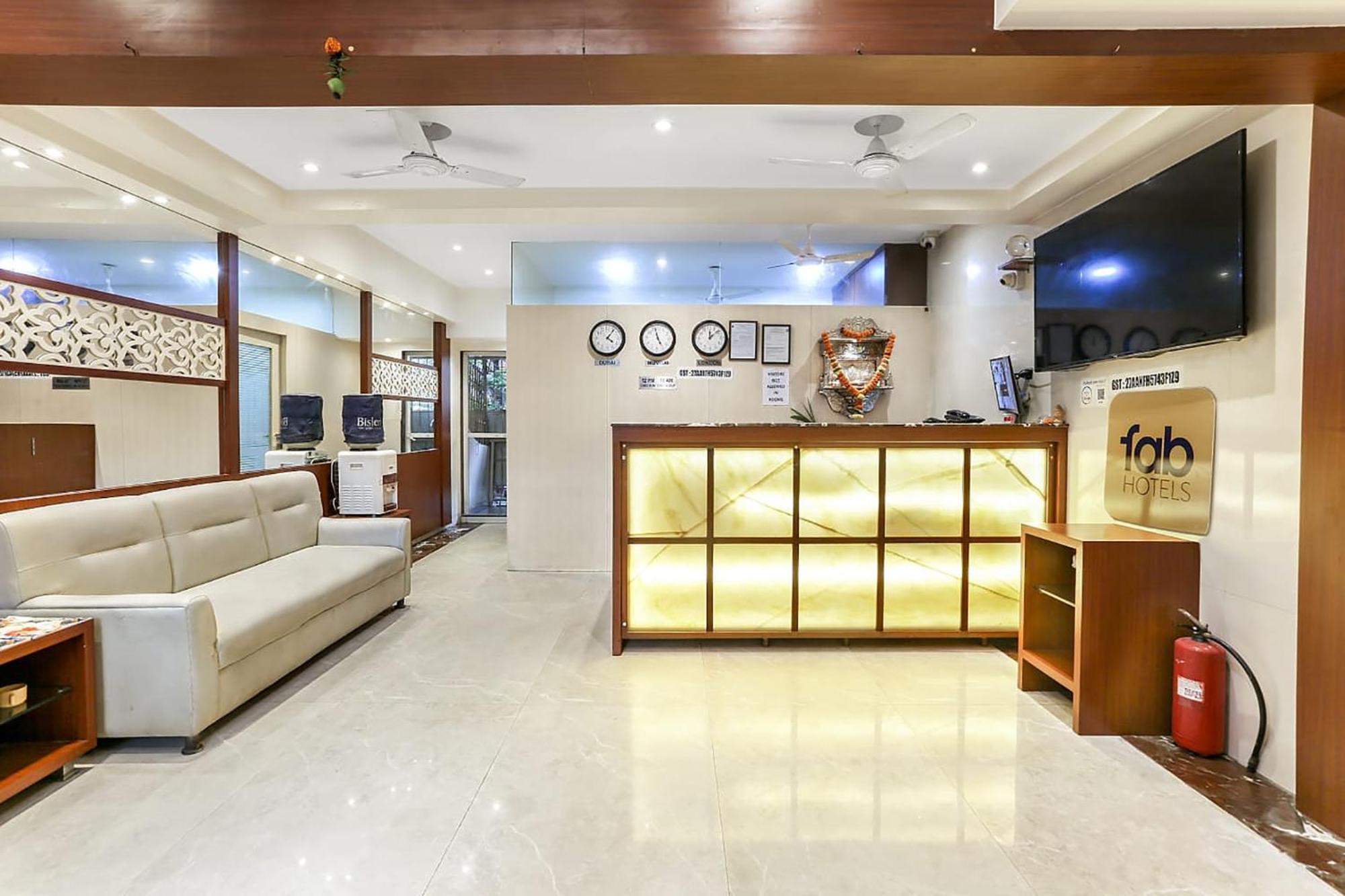 Fabhotel Spring Inn - Nr Borivali Station Mālād Esterno foto